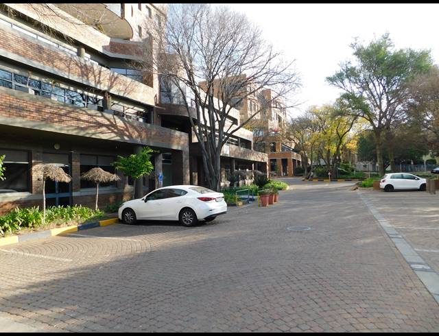 542M² OFFICE TO LET IN PARKTOWN
